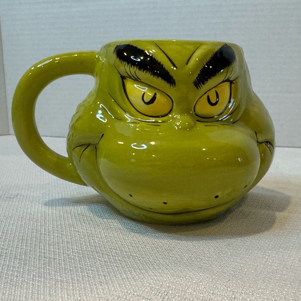 Bioworld Dr Suess The Grinch 3D Sculpted Ceramic Coffee Tea Mug Green Christmas
